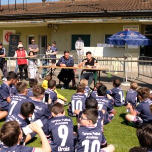 Wettkampf Daniel Tarone Fussball Spiel Schiedsrichter Besprechung